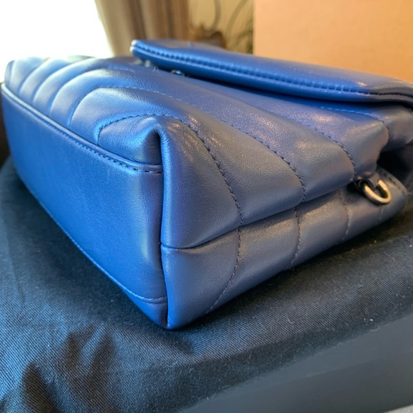 **SOLD** Yves Saint Laurent Toy Loulou bag ** SOLD - Picture 4 of 7